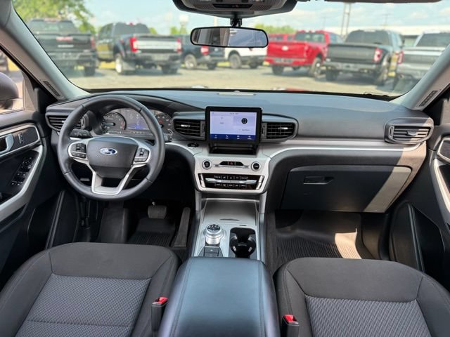Certified 2024 Ford Explorer XLT w/ Class IV Trailer Tow Package AWD/4WD image 19