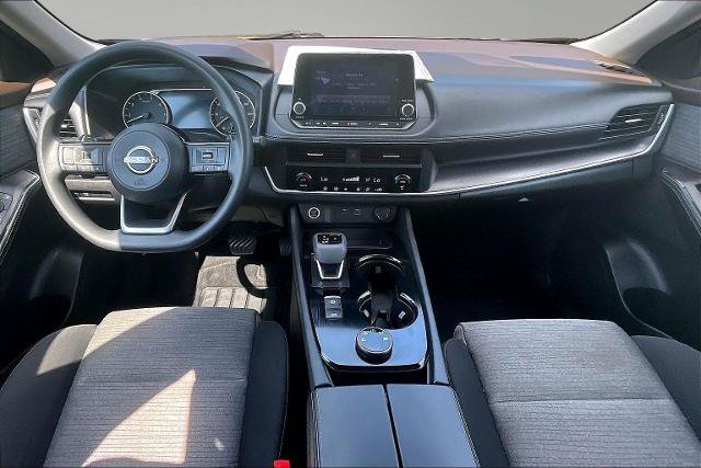 Used 2023 Nissan Rogue SV AWD/4WD image 16