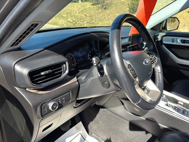 Certified 2022 Ford Explorer Limited w/ Equipment Group 301A image 12