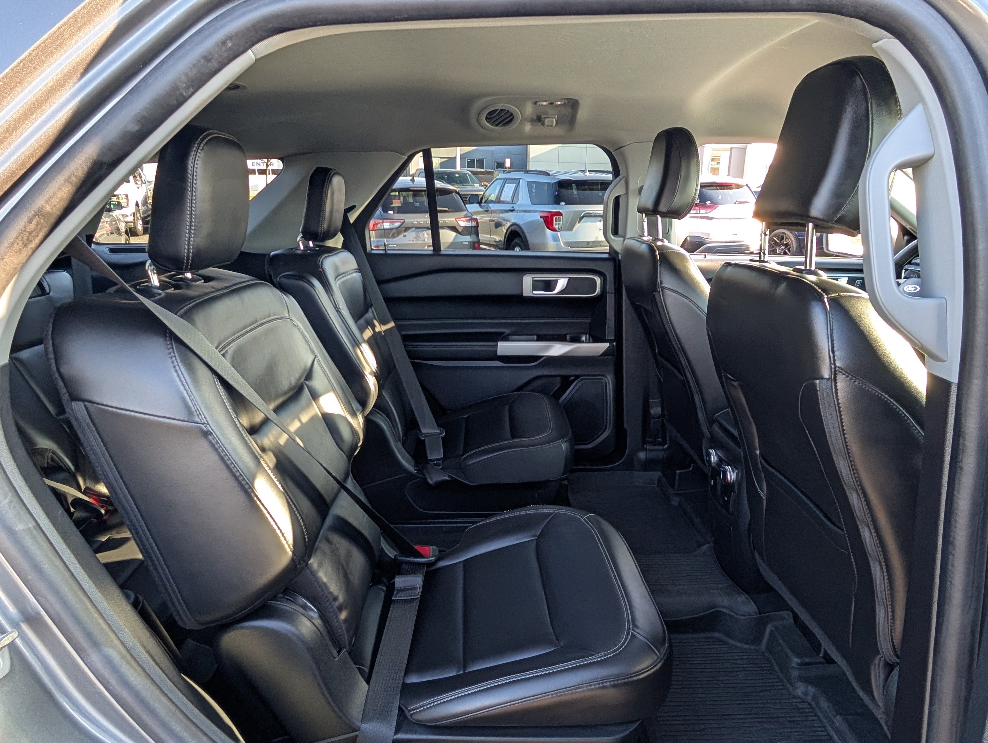 Certified 2022 Ford Explorer XLT w/ Equipment Group 202A image 11