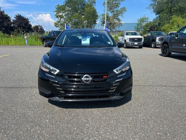 Used 2024 Nissan Versa SR FWD image 2