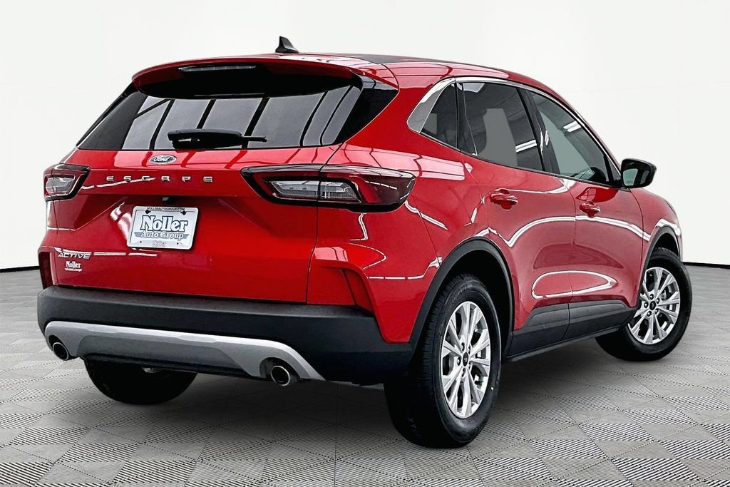 Certified 2024 Ford Escape Active w/ Cold Weather Package FWD image 2