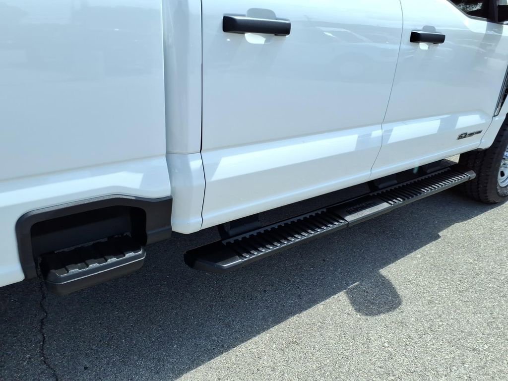 Certified 2025 Ford F350 XL w/ FX4 Off-Road Package AWD/4WD image 8