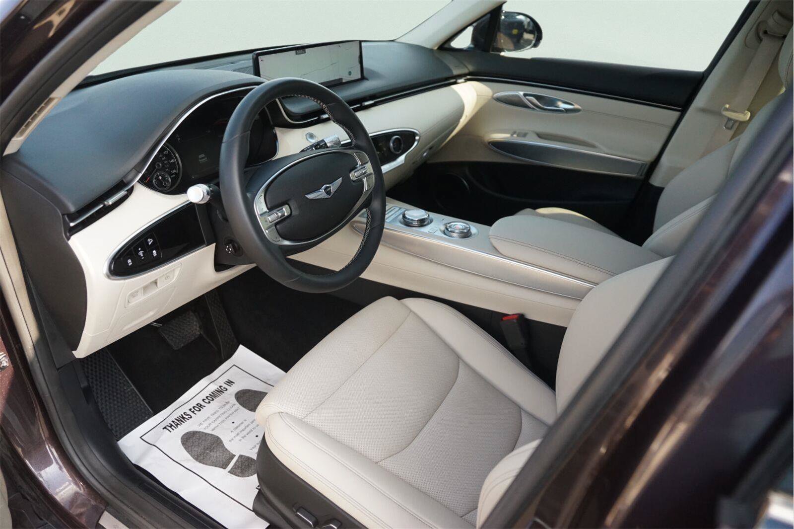 Used 2022 Genesis GV70 2.5T w/ Select Package AWD/4WD image 8
