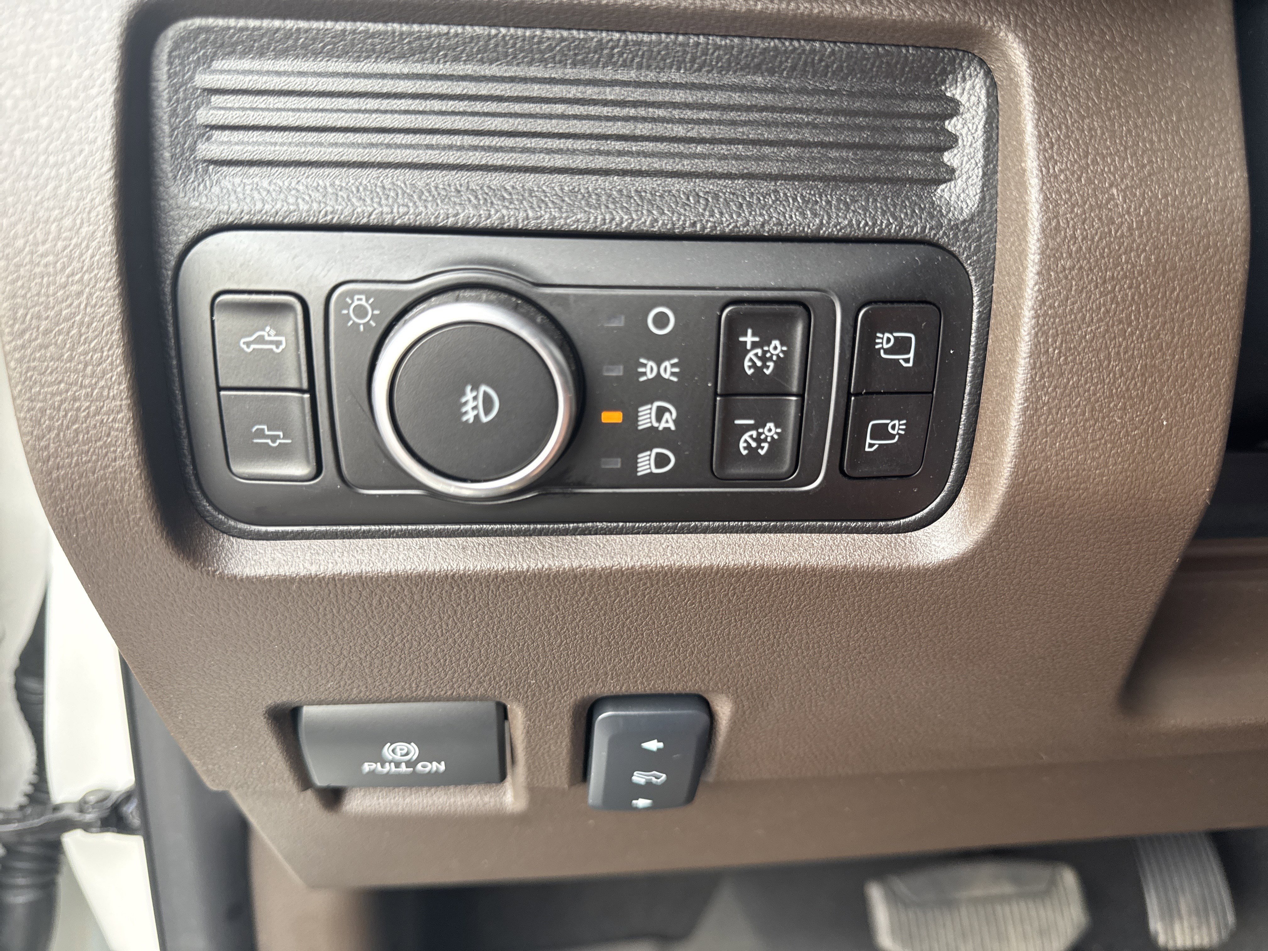 Certified 2025 Ford F250 King Ranch w/ FX4 Off-Road Package image 29