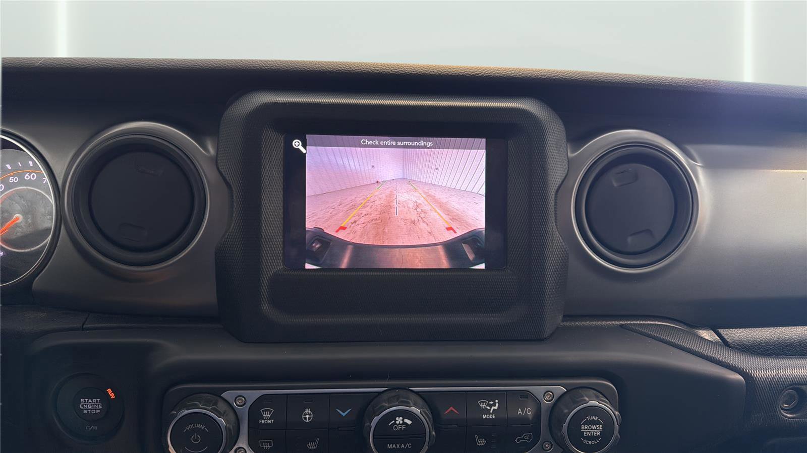 Used 2022 Jeep Gladiator Sport image 17