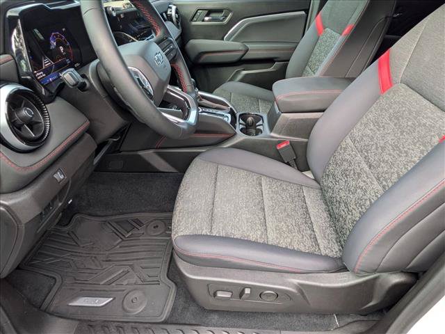 Used 2025 Chevrolet Colorado Z71 AWD/4WD image 15