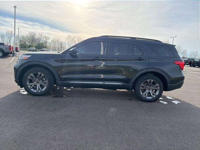 Certified 2022 Ford Explorer XLT w/ Equipment Group 202A image 17
