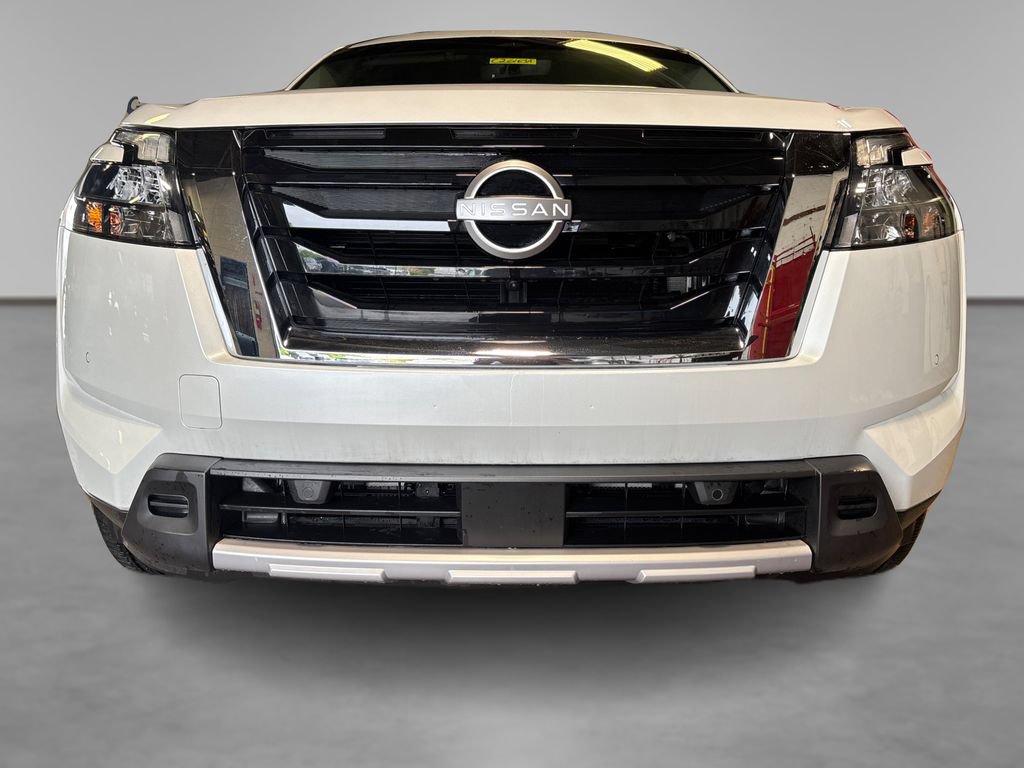 Used 2025 Nissan Pathfinder SL w/ SL Premium Package AWD/4WD image 15