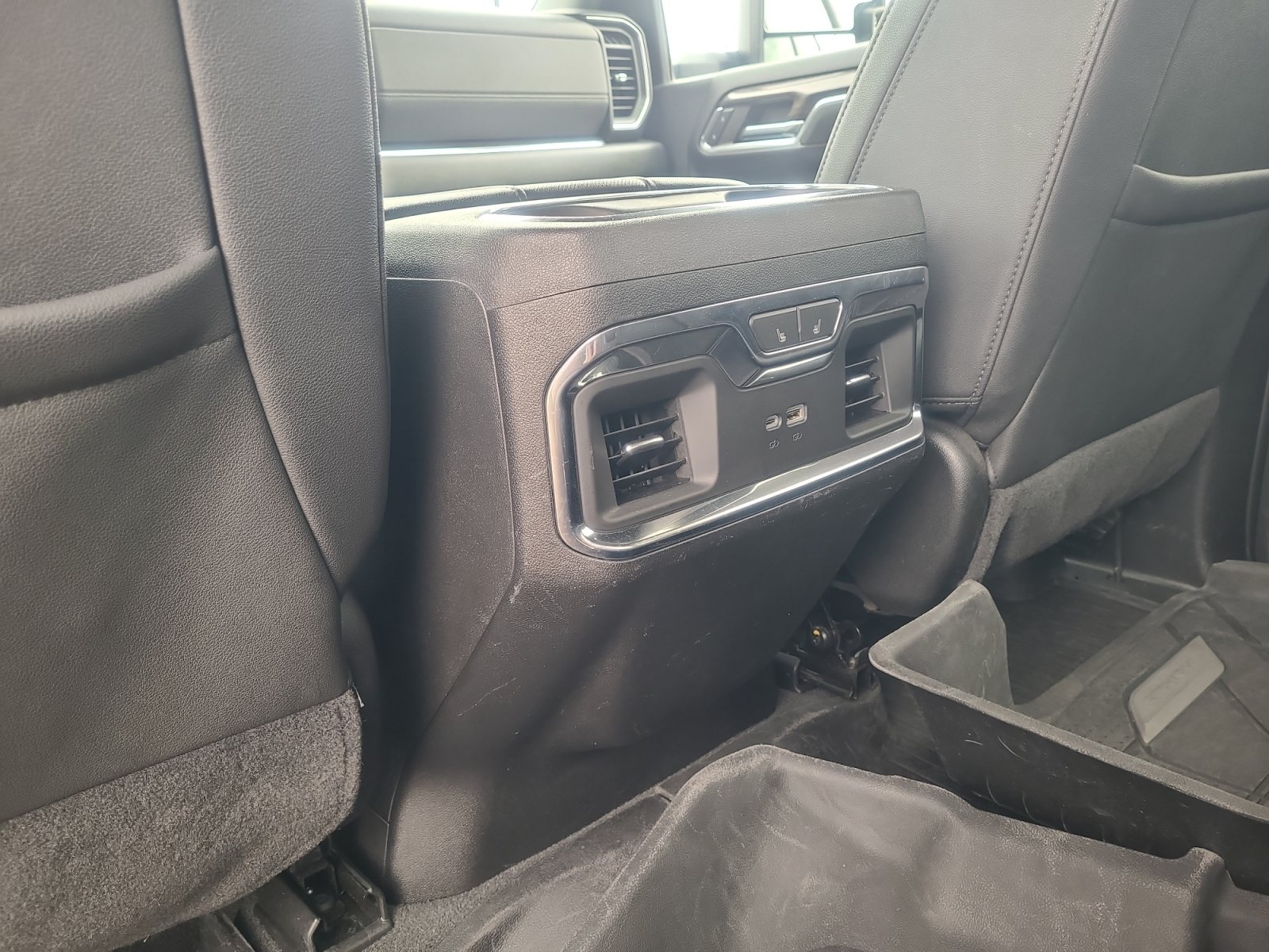 Used 2024 Chevrolet Silverado 2500 LTZ w/ LTZ Plus Package AWD/4WD image 32
