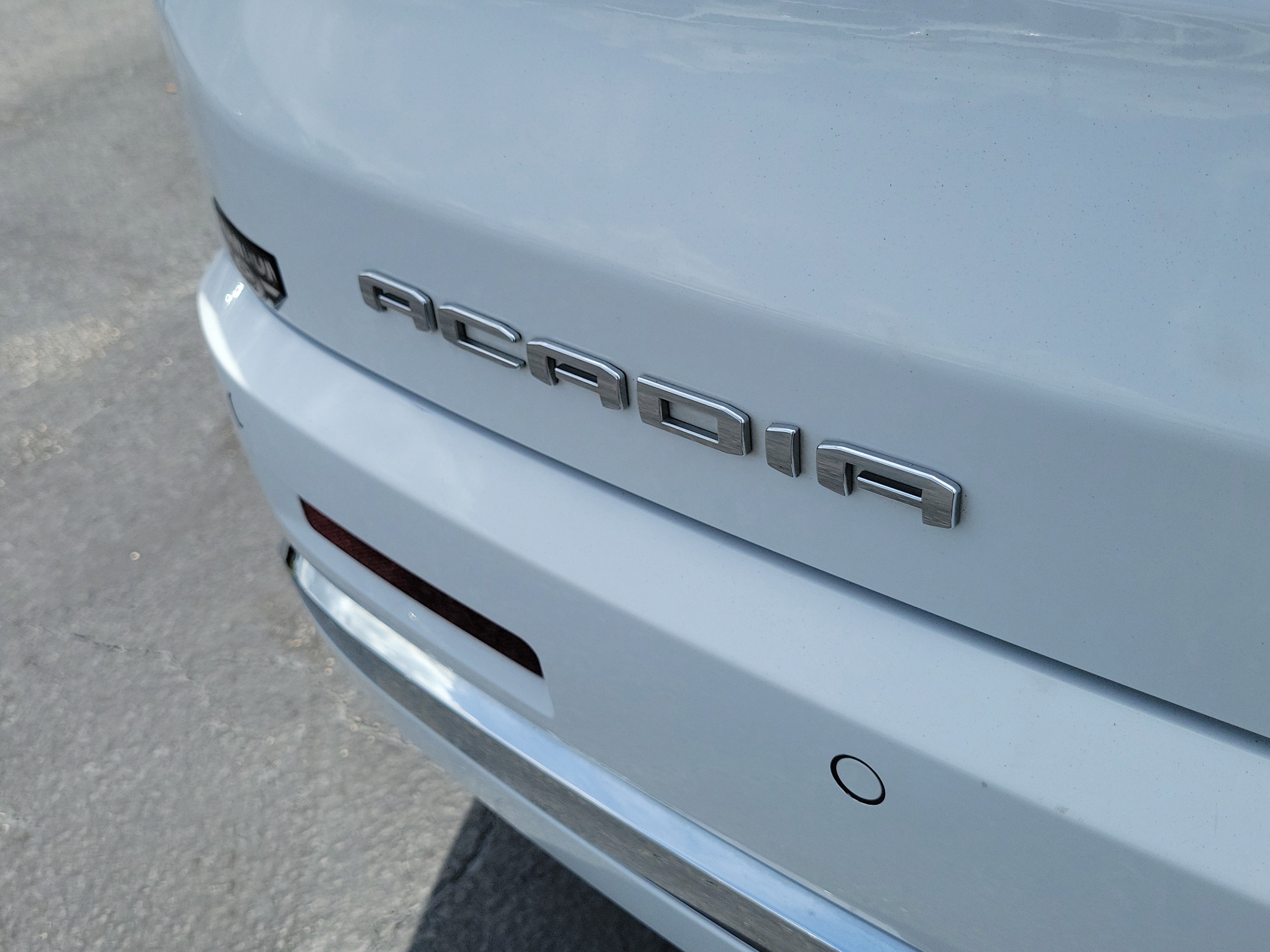 Used 2023 GMC Acadia Denali AWD/4WD image 9