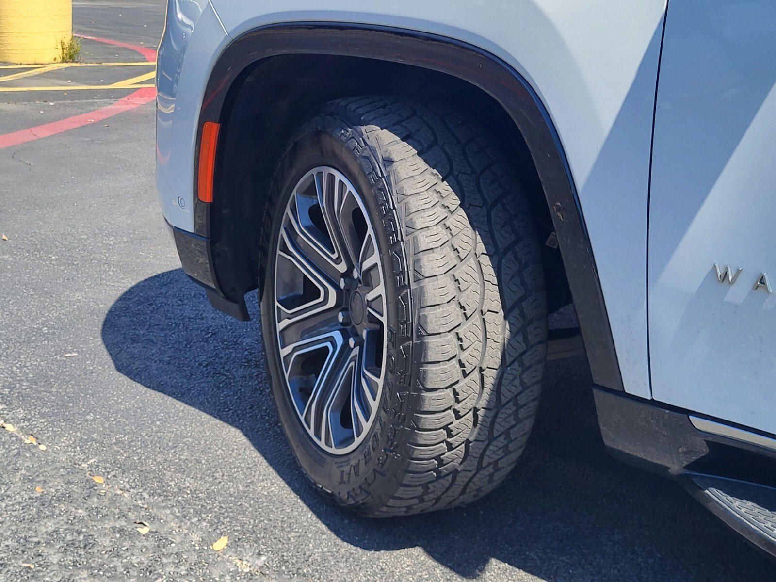 Used 2024 Jeep Wagoneer L Series II w/ Flexible Seating Group image 34