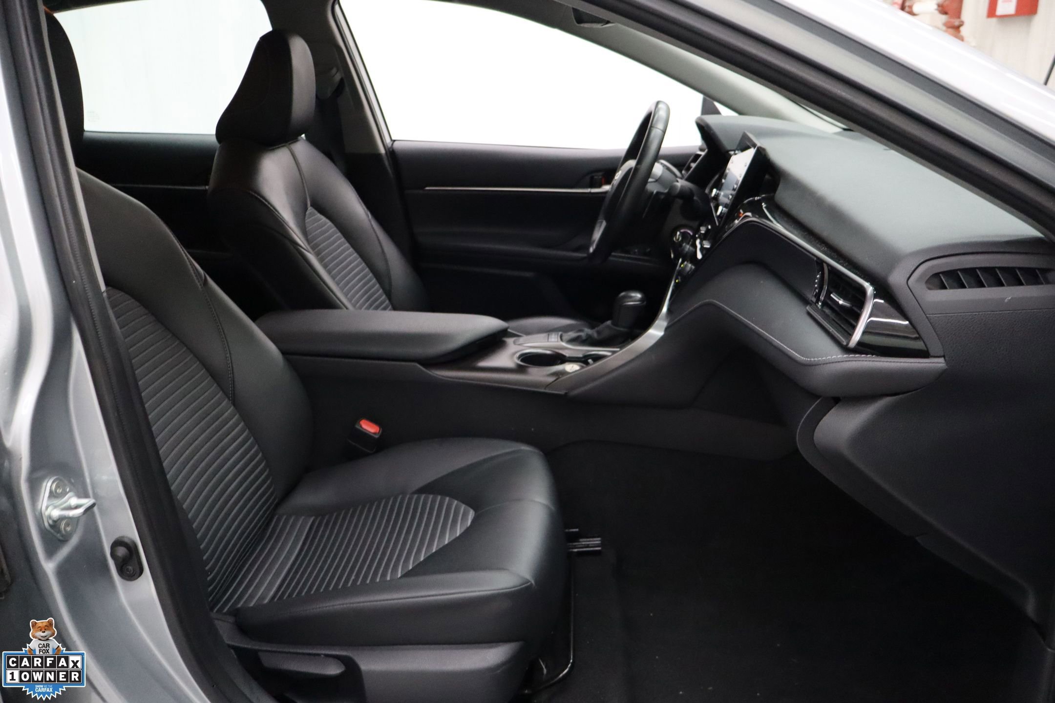 Used 2024 Toyota Camry SE image 26