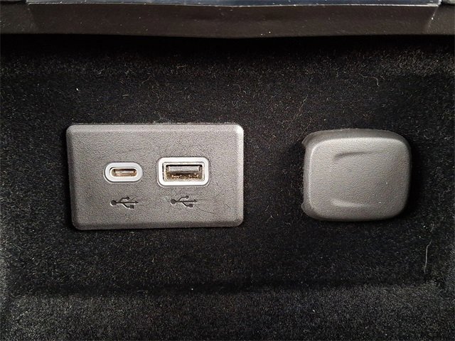 Used 2020 Cadillac XT4 Luxury w/ Cold Weather Package image 26