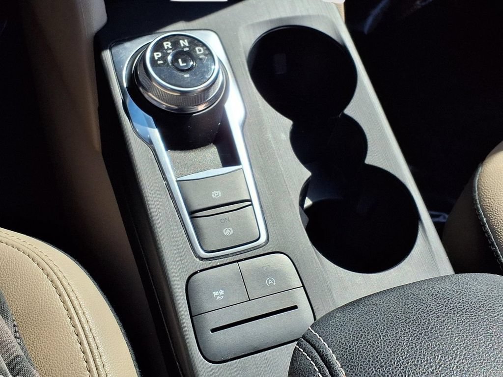 Certified 2022 Ford Escape SEL AWD/4WD image 16