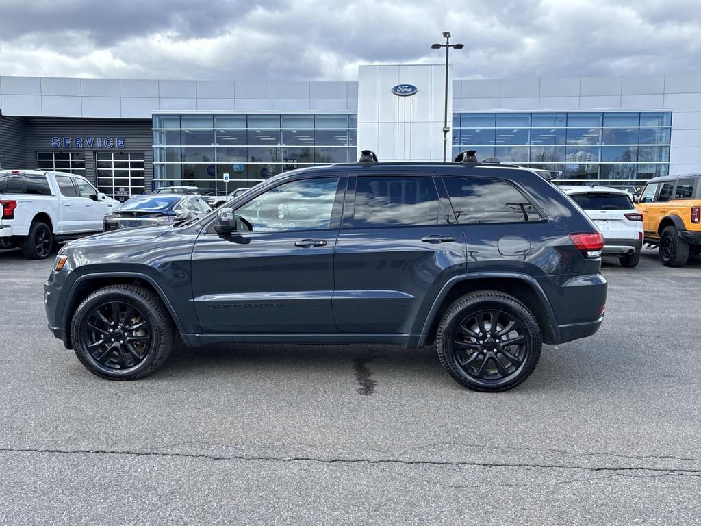 Used 2018 Jeep Grand Cherokee Altitude image 4
