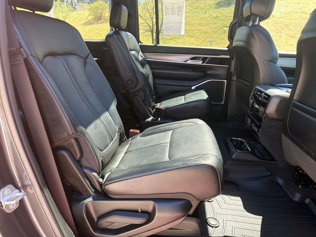 Used 2023 Jeep Wagoneer Series II image 30