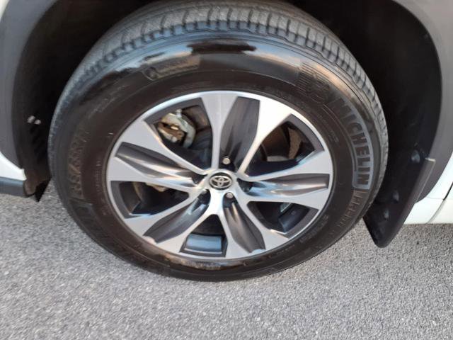 Used 2023 Toyota Highlander XLE image 5