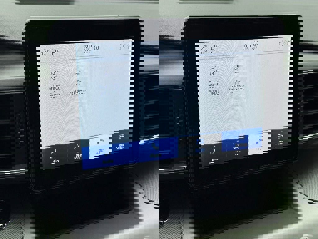 Certified 2022 Ford Explorer XLT w/ Equipment Group 202A image 30