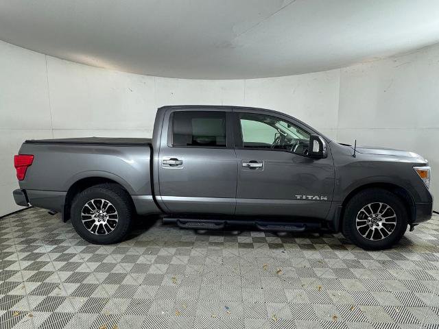 Used 2021 Nissan Titan SV w/ SV Convenience Package image 2