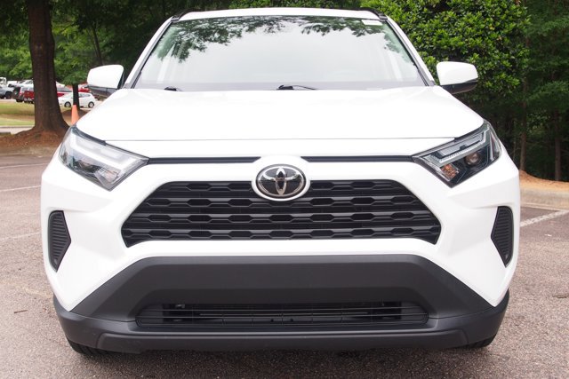 Used 2024 Toyota RAV4 XLE w/ Convenience Package FWD image 2