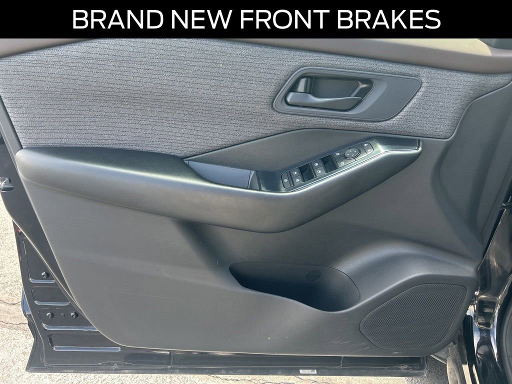 Used 2023 Nissan Rogue S AWD/4WD image 8