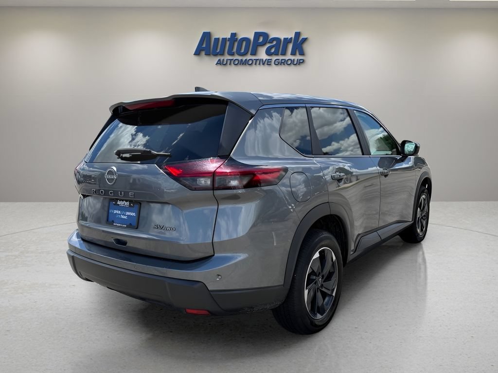 Used 2024 Nissan Rogue SV AWD/4WD image 8