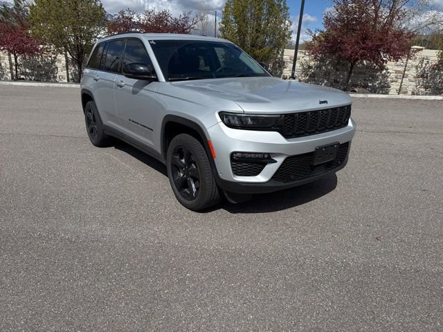 Used 2023 Jeep Grand Cherokee Limited w/ Luxury Tech Group II AWD/4WD image 12