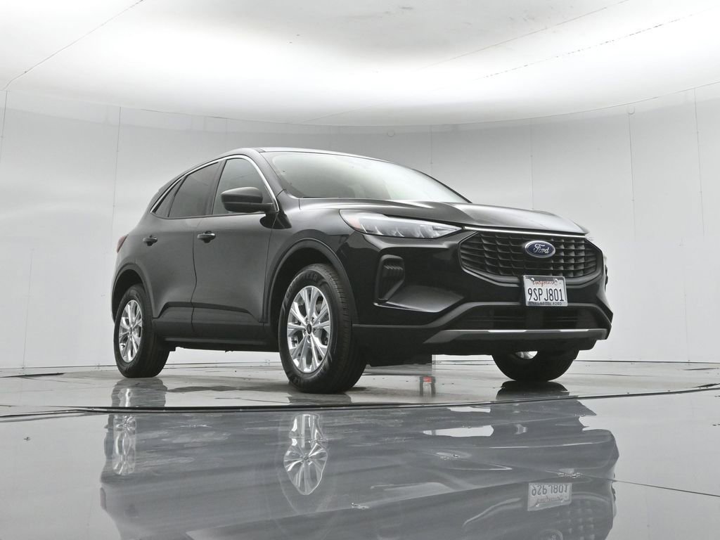 Certified 2023 Ford Escape Active AWD/4WD image 45