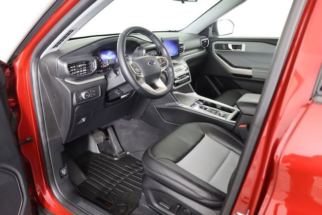 Certified 2022 Ford Explorer XLT w/ Equipment Group 202A image 31