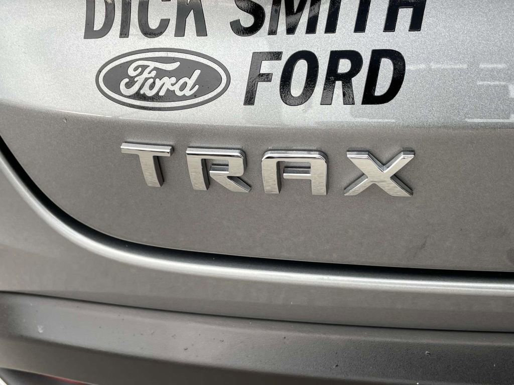 Used 2025 Chevrolet Trax LT image 9