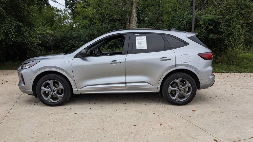 Certified 2024 Ford Escape ST-Line w/ Tech Pack #1 AWD/4WD image 6