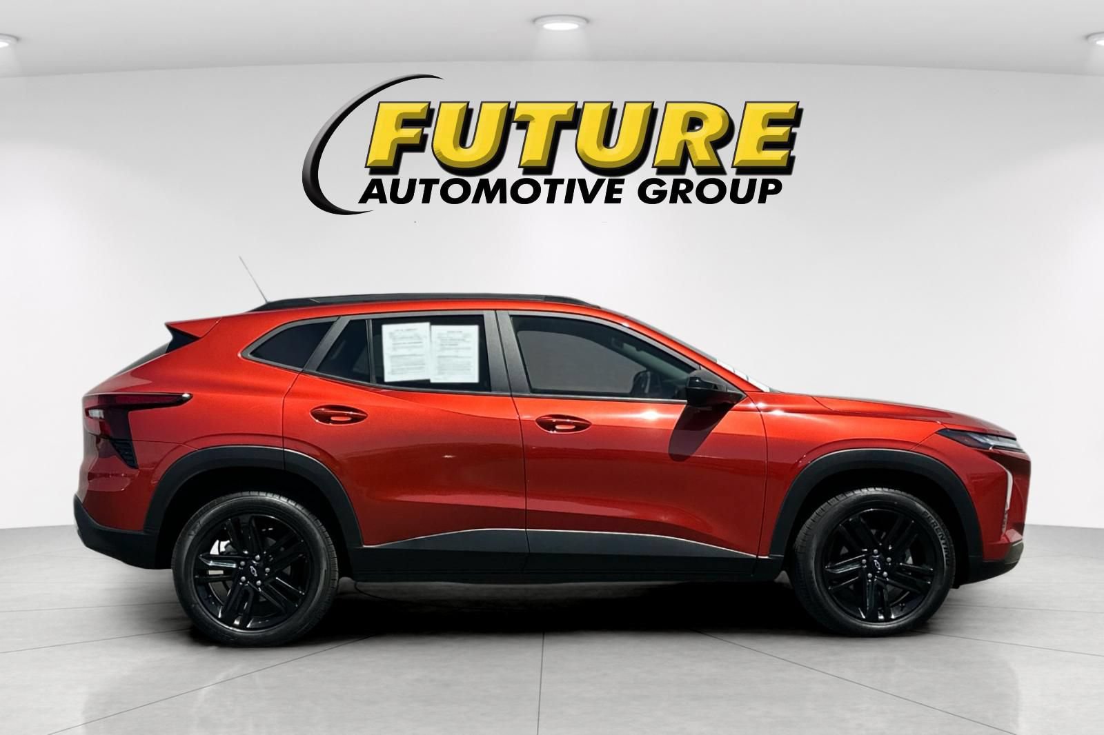 Used 2024 Chevrolet Trax ACTIV w/ Driver Confidence Package FWD image 2