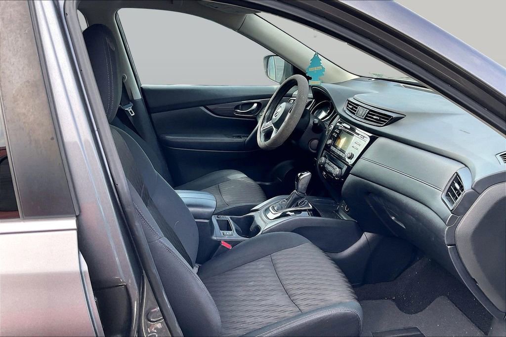 Used 2017 Nissan Rogue SV w/ Midnight Edition Package FWD image 5