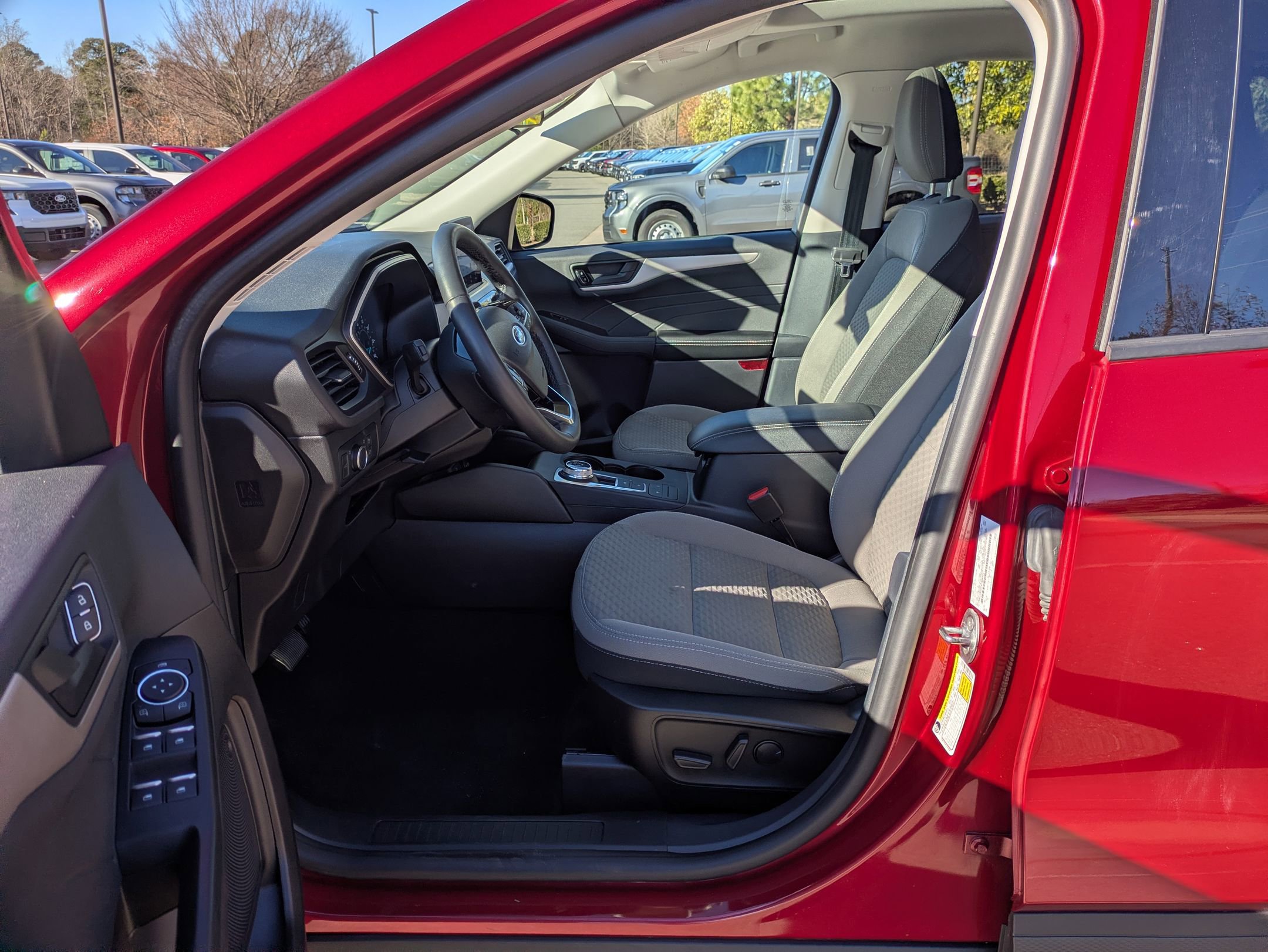 Certified 2022 Ford Escape SE w/ SE Sport Appearance Package image 12