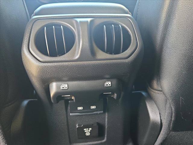 Used 2022 Jeep Gladiator Mojave w/ Safety Group AWD/4WD image 17