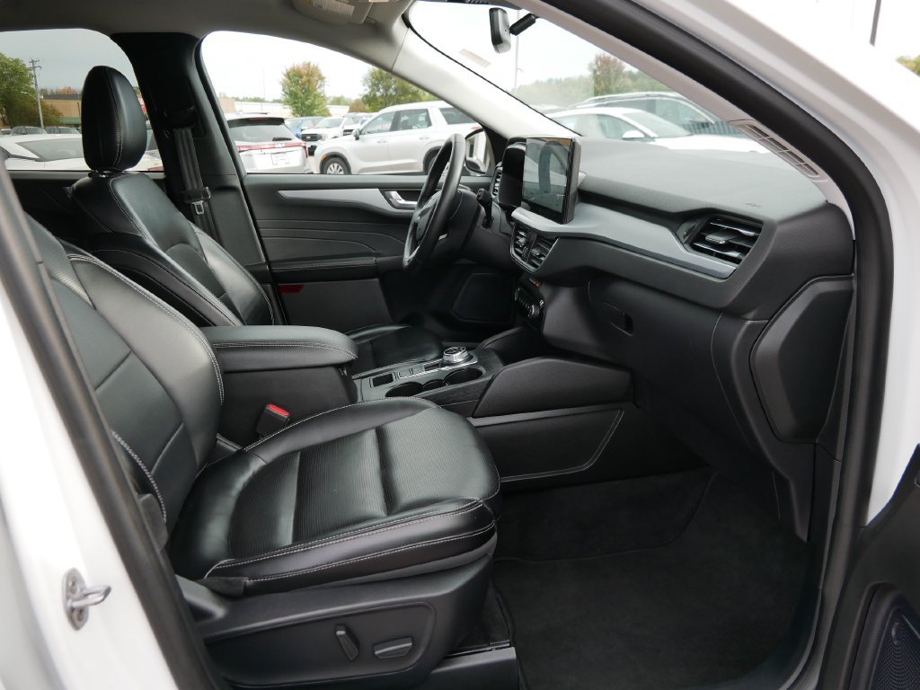 Certified 2024 Ford Escape Platinum AWD/4WD image 13