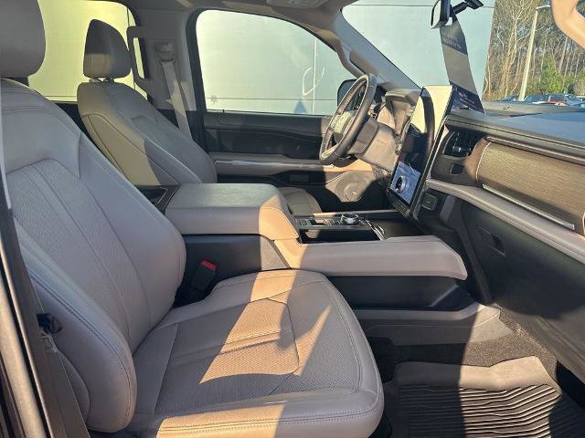 Certified 2024 Ford Expedition Limited image 35
