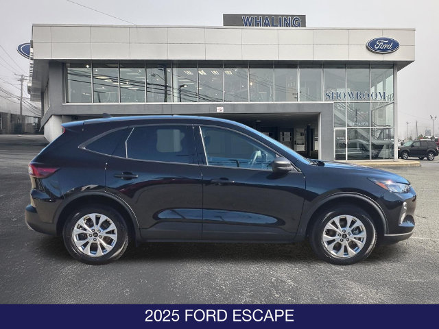 Certified 2025 Ford Escape Active FWD image 9