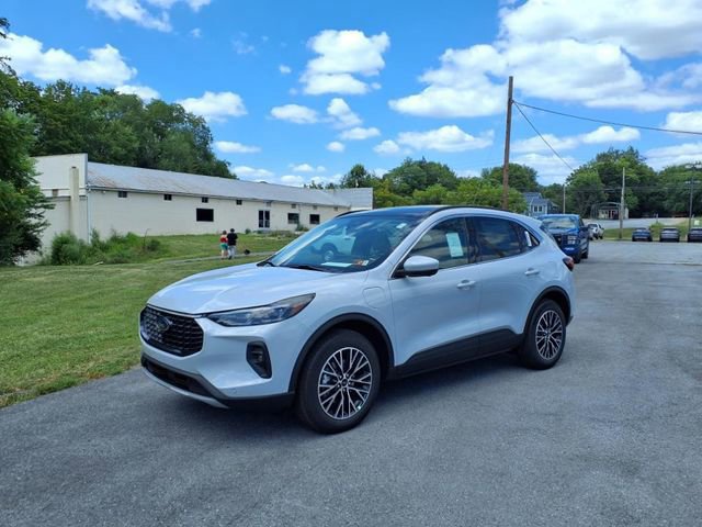 Certified 2025 Ford Escape SE w/ PHEV Premium Package image 4