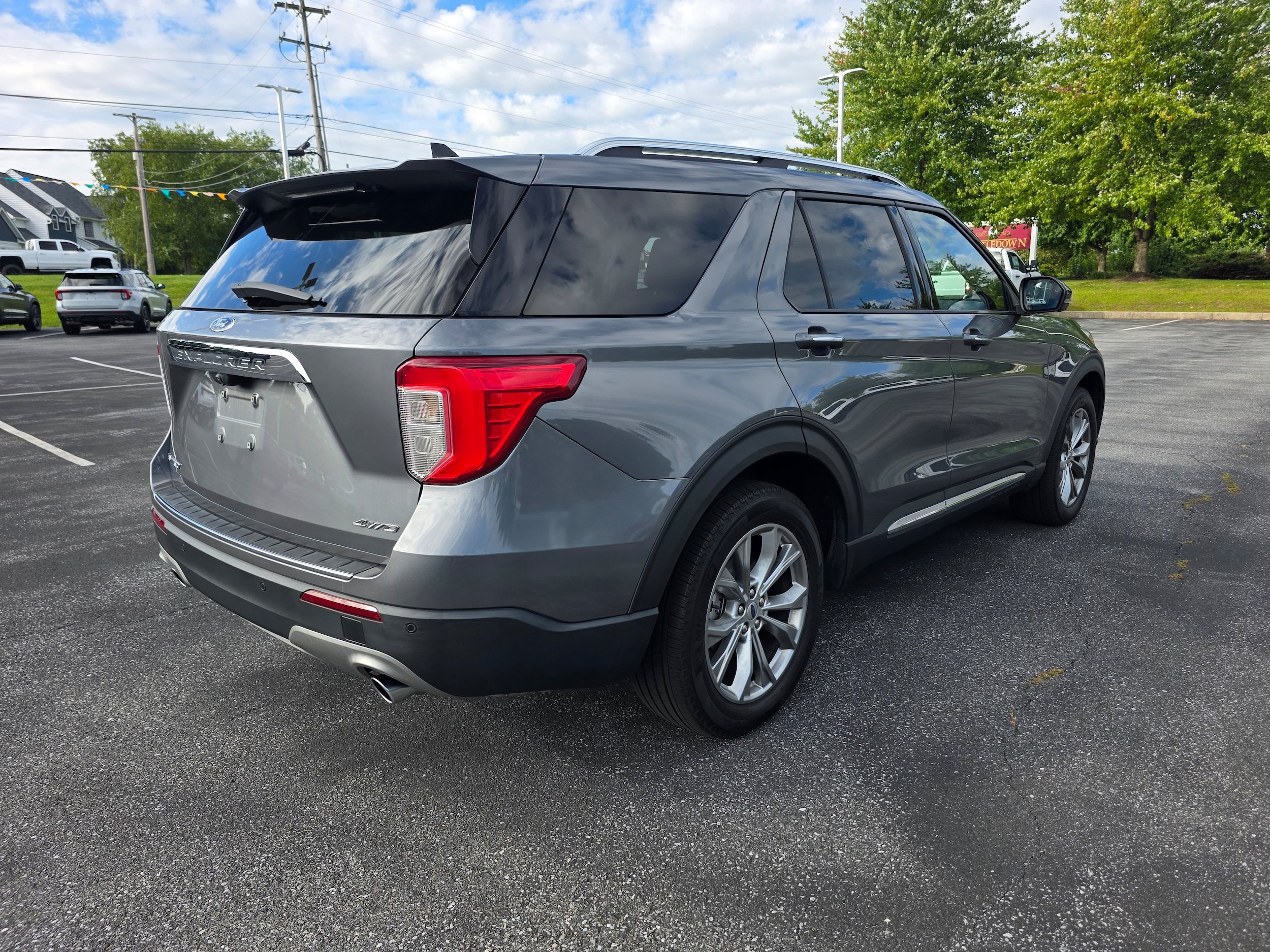 Certified 2022 Ford Explorer Limited w/ Equipment Group 301A AWD/4WD image 5
