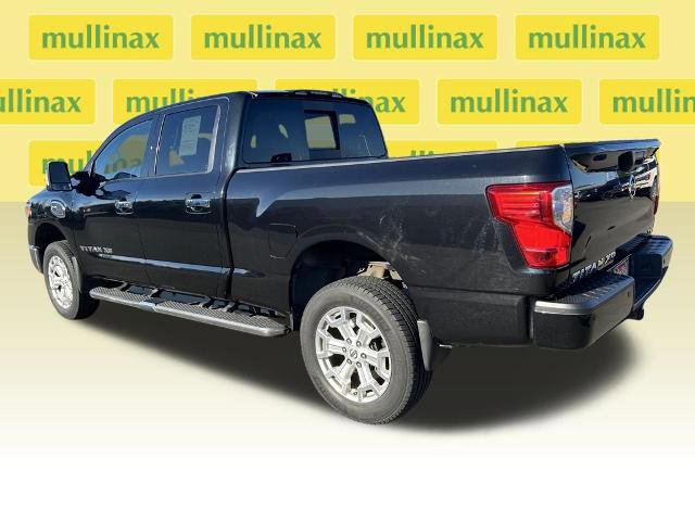 Used 2017 Nissan Titan SV image 11