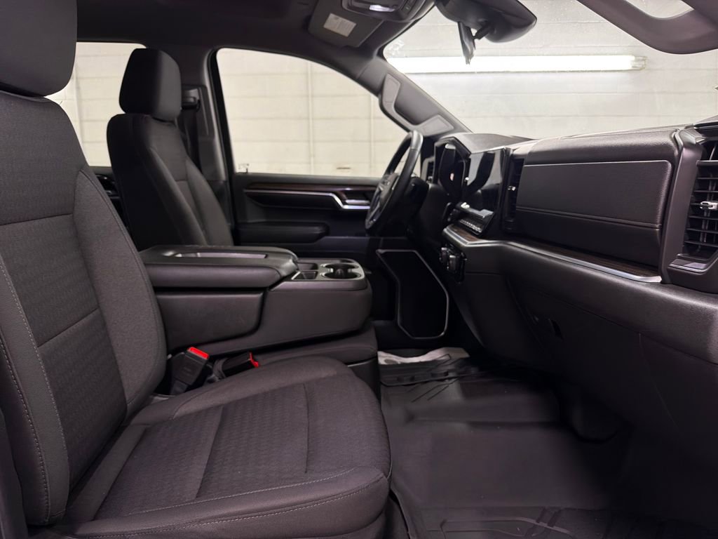 Used 2023 Chevrolet Silverado 1500 RST w/ Redline Edition AWD/4WD image 28