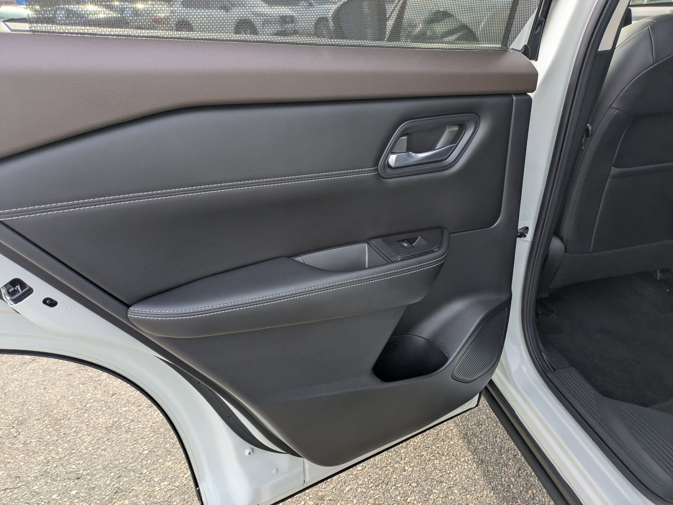 Used 2022 Nissan Rogue SV w/ SV Premium Package image 24