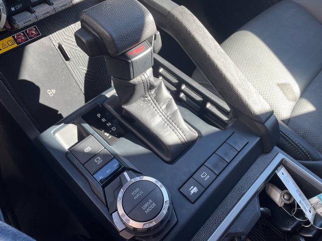 Used 2024 Toyota Tacoma TRD Sport w/ TRD Sport Premium Package AWD/4WD image 23