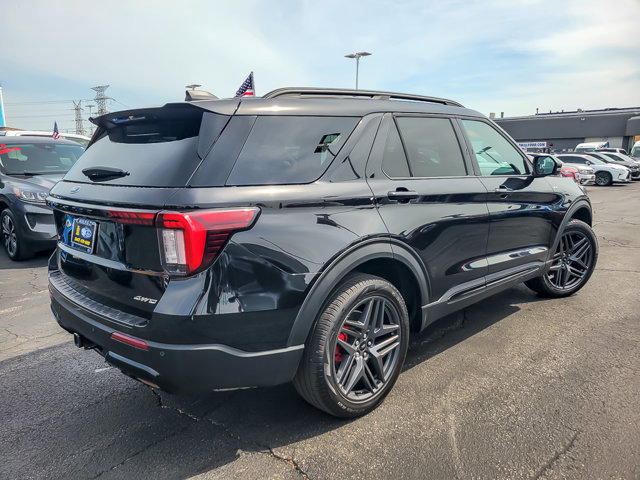 Certified 2025 Ford Explorer ST-Line w/ Premium Package image 5