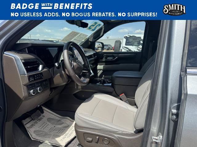 Used 2025 GMC Yukon Elevation w/ Elevation Premium Package AWD/4WD image 12