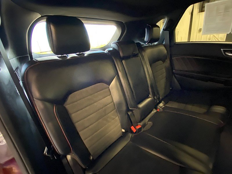 Certified 2022 Ford Edge ST-Line w/ Class II Trailer Tow Package AWD/4WD image 37