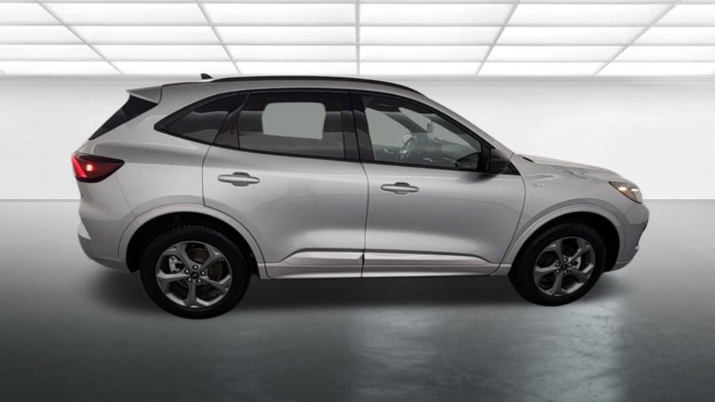 Certified 2024 Ford Escape ST-Line w/ Tech Pack #1 AWD/4WD image 9