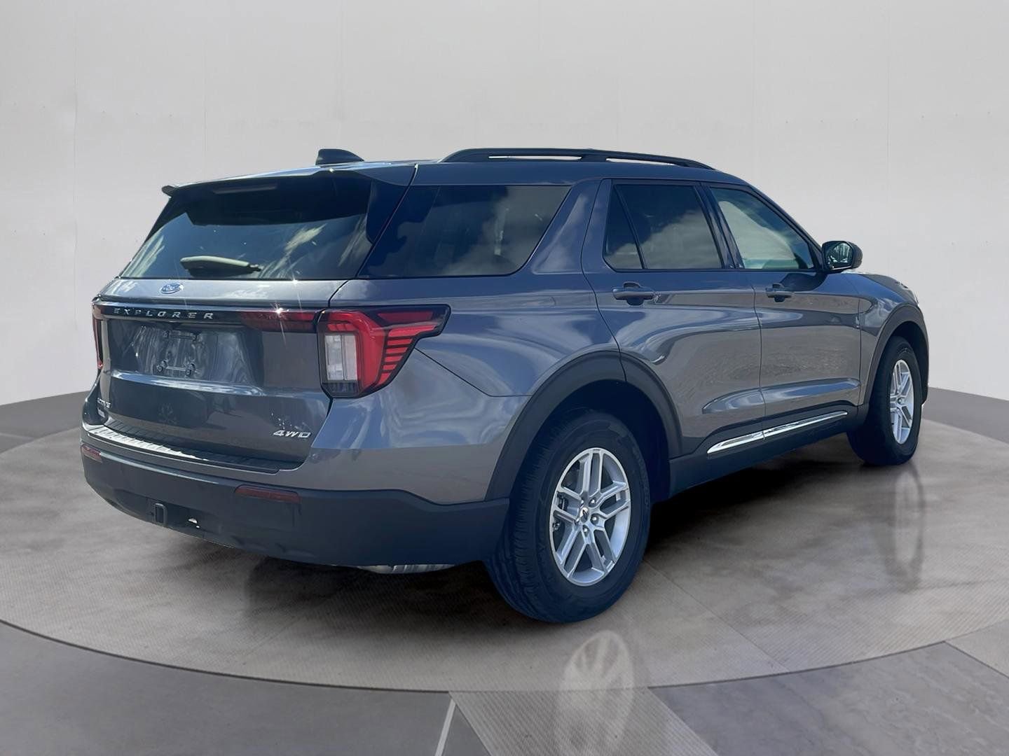 Certified 2025 Ford Explorer Active AWD/4WD image 6